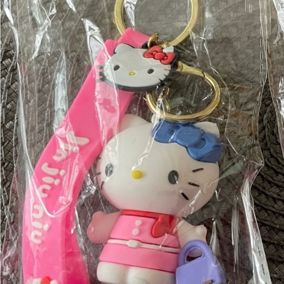 🎊HP🎊Hello Kitty Keychain - Picture 2 of 3